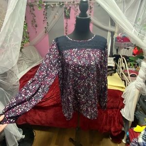 Liz Claiborne Woman’s Floral with Lace neckline detail